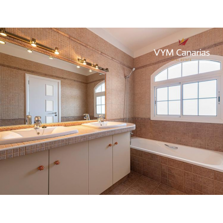 Sprzedaż - Nieruchomości - Dom / Willa - Adeje-Los Olivos 1